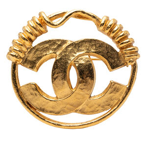 Pre-Loved Chanel Gold Plated CC Spring Round Brooch